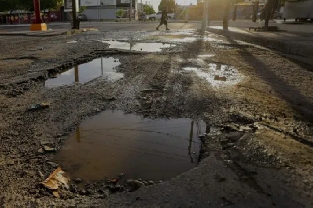 Aunque se ha logrado avanzar en atender el mal estado de las calles de Hermosillo, los baches siguen siendo el principal problema urbano en la capital de Sonora.