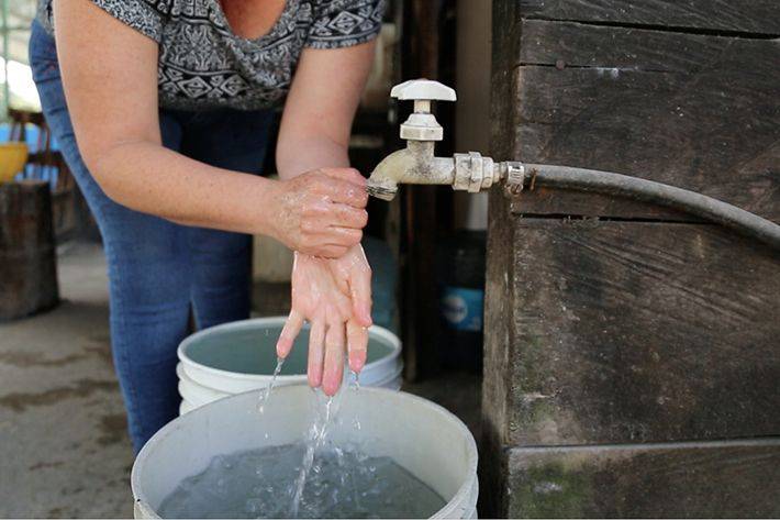 Se registró la ruptura de una tubería de conducción de 24 pulgadas por lo que se realizó un cierre de válvulas afectando el suministro de agua