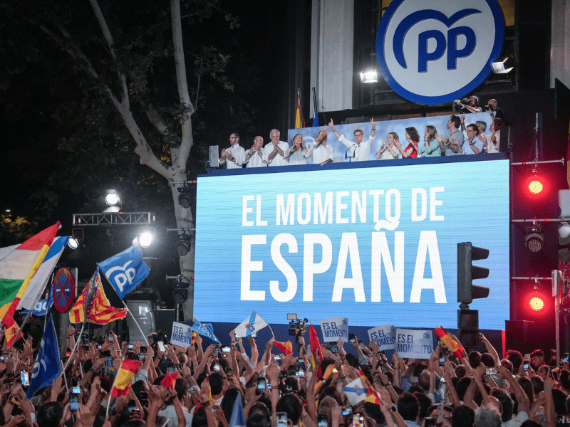 Fueron las decimosextas elecciones generales democráticas, las quintas con Felipe VI como rey y las primeras celebradas en un mes de julio.