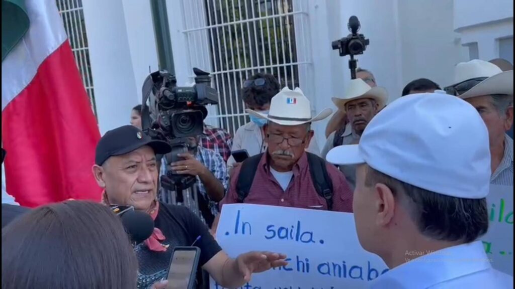 Representantes de la etnia mayo expusieron su inconformidad ante el Gobernador Durazo.
