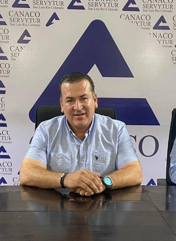 1.- Leonardo Limón, Presidente de CANACO hace un llamado a las autoridades aduanales de México a que agilicen la entrada a nuestro país.