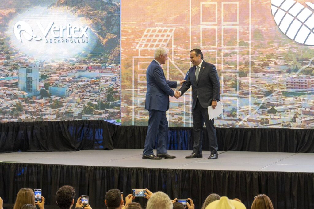 La capital de Sonora fue sede del Foro Mundial de Energía Solar; contó con la participación del expresidente, Bill Clinton.