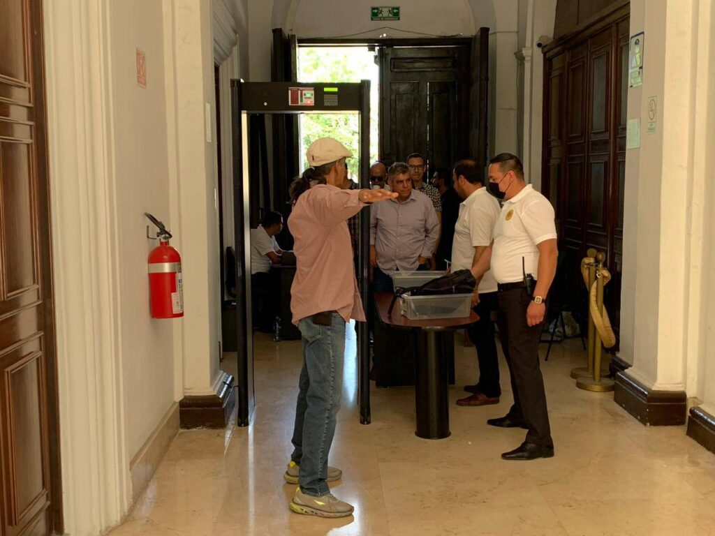 El Gobierno de Sonora este año contrató a una empresa privada para reforzar medidas de vigilancia en el edificio público    