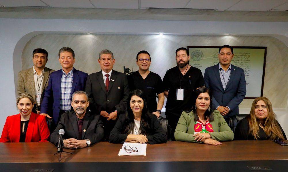 Advierten por una reforma a la Ley de Salud que dejaría puerta abierta para entregar títulos a médicos sin preparación
