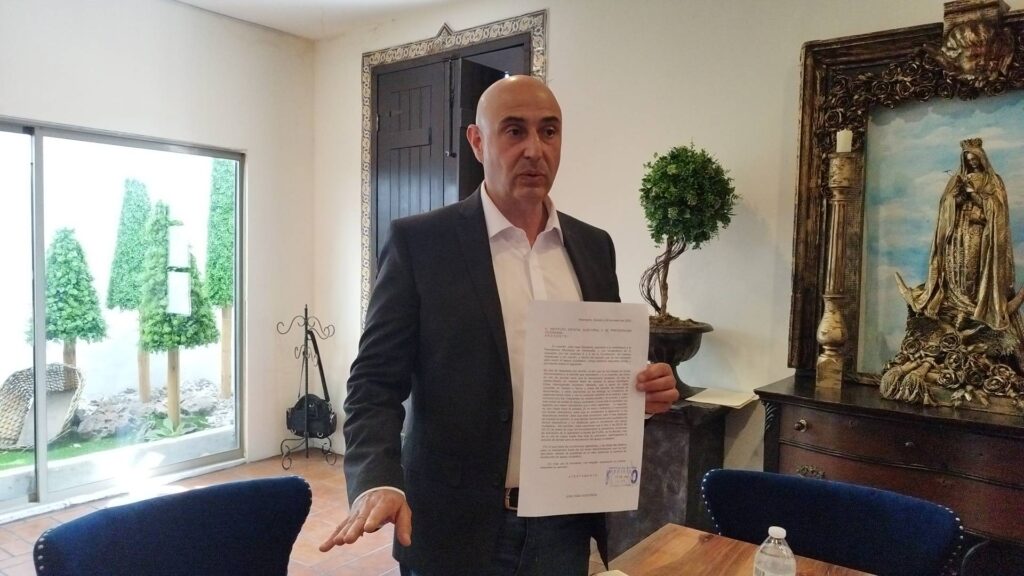 El abogado José Isasi Siqueiros buscar convertirse en el primer candidato independiente en Hermosillo, pero el camino ha sido difícil y lleno de obstáculos