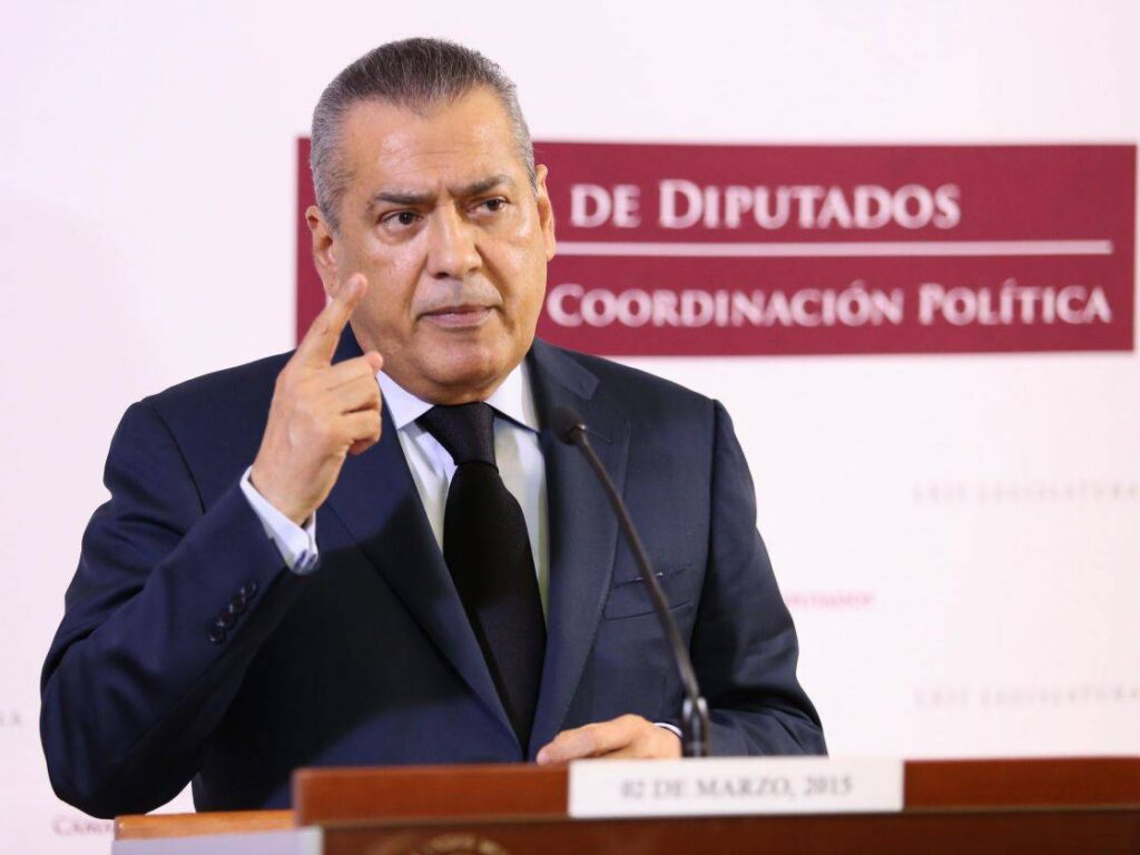 La elección por la Presidencia entre Xóchitl y Claudia, se cerrará // MORENA replicará las “encuestas a modo” durante su campaña en Sonora