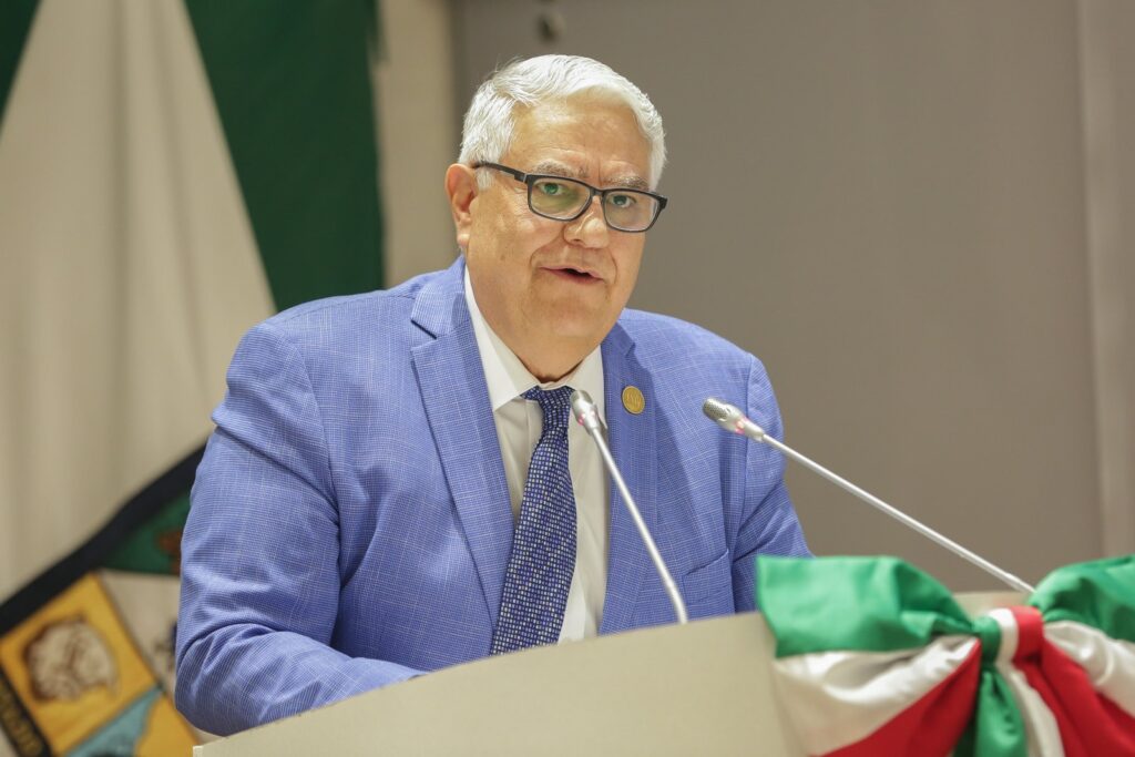 Raúl González de la Vega es diputado independiente.
