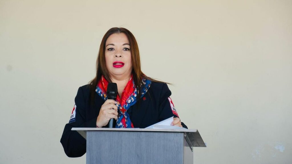 Flor Isela Fernández, presidenta del consejo local de Cruz Roja, invitó a la comunidad para apoyar la colecta anual.